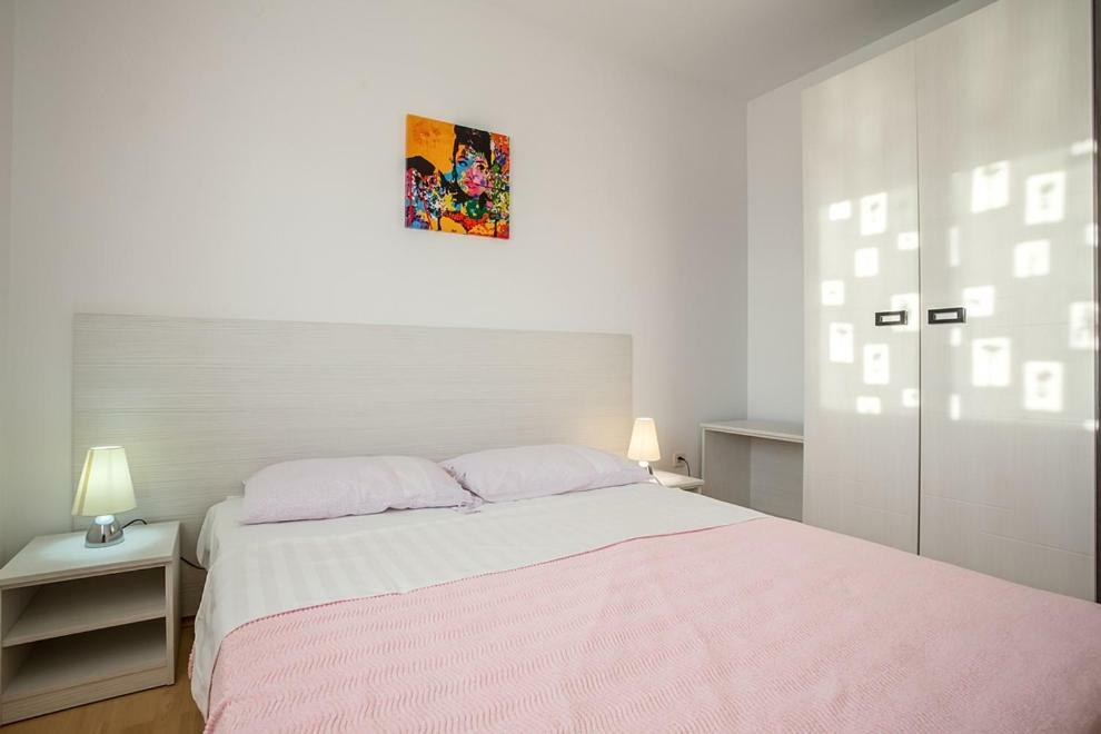 Apartments Jelena Ražanj Екстериор снимка